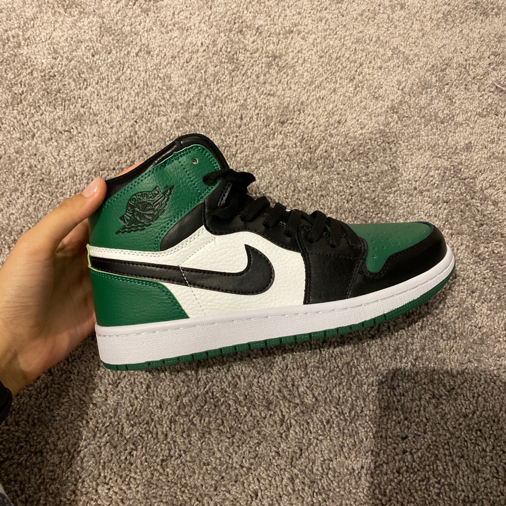 Nike Jordan 1 pine green